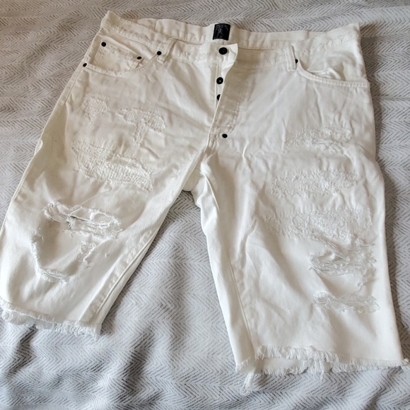 White denim shorts - Picture 1 of 3